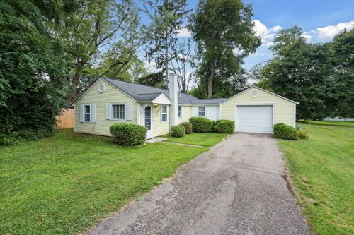 192 S West St, Hillsdale, MI, 49242-1976 | Card Image