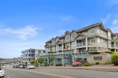 302 - 15621 Marine Dr, Condo with 2 bedrooms, 2 bathrooms and 1 parking in White Rock BC | Image 2