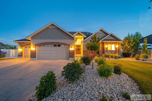 636 Gatehouse Ln, Idaho Falls, ID, 83404-4930 | Card Image