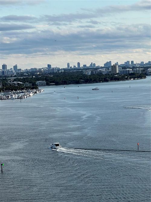 apt-2114-300 Bayview Dr, Sunny Isles Beach, FL, 33160-4747 | Card Image