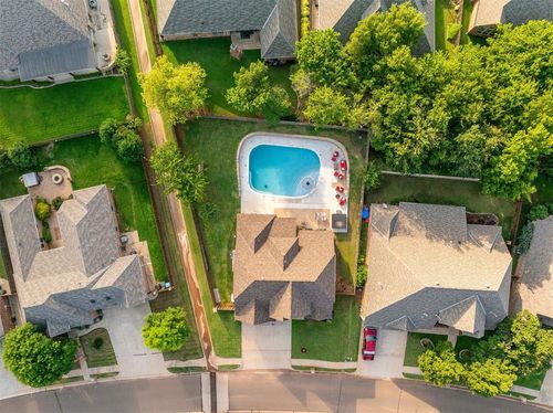 4417 Man O War Dr, Edmond, OK, 73025-9508 | Card Image