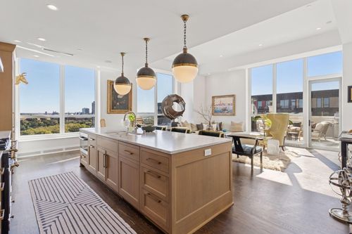 15e-1111 W River Parkway, Minneapolis, MN, 55415 | Card Image