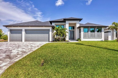 8634 Santa Cruz Dr, Port Charlotte, FL, 33981-5252 | Card Image