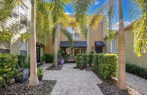 apt-2-901 E Pine St, ORLANDO, FL, 32801-3012 | Card Image