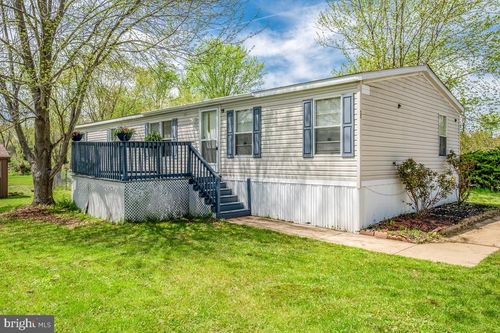 35 N Dragon Dr, BEAR, DE, 19701-2221 | Card Image