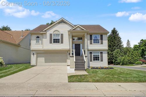 6400 Lake Meadow Dr, Waterford, MI, 48327-1780 | Card Image