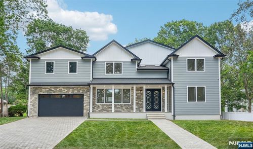 492 Oaktree Rd, Oradell, NJ, 07649-1316 | Card Image