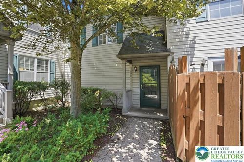 509 Walnut Grove Rd, East Stroudsburg, PA, 18301-8606 | Card Image
