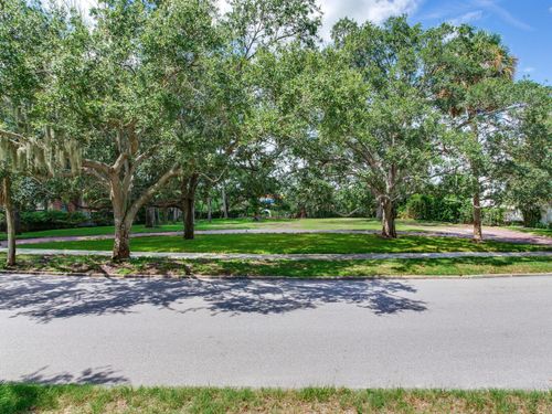 5001 S Shore Crest Cir, TAMPA, FL, 33609-3623 | Card Image