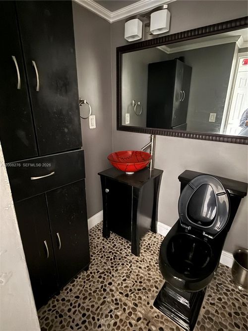 801-5313 Collins Ave, Miami Beach, FL, 33140-3272 | Card Image