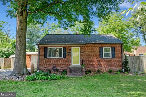 6806 Smithway Dr, Alexandria, VA, 22307-1519 | Card Image