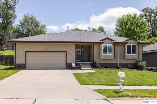 13211 S 35th Avenue, Bellevue, NE, 68123 | Card Image