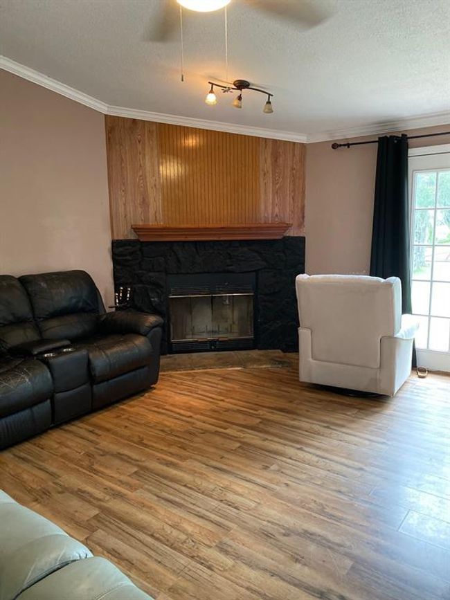 Wood burning Fireplace in Family Room | Image 4