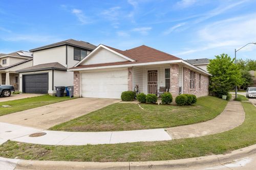 210 Cliff Heights Cir, Dallas, TX, 75241-5331 | Card Image