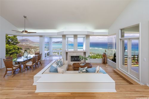 471 Maono Loop, Honolulu, HI, 96821-2526 | Card Image
