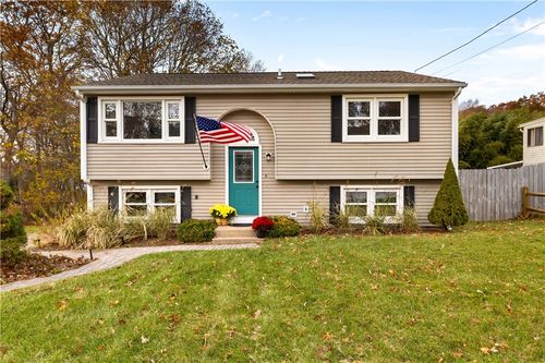 5 Ichabod Ln, Westerly, RI, 02891-1269 | Card Image