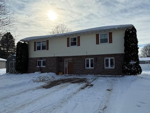 49 Crestwood Ln, North East, PA, 16428-1703 | Card Image