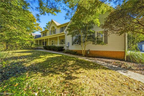 10893 Lakebrook Drive, Kirtland, OH, 44094 | Card Image