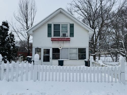 324 S 15th St, Niles, MI, 49120-3637 | Card Image