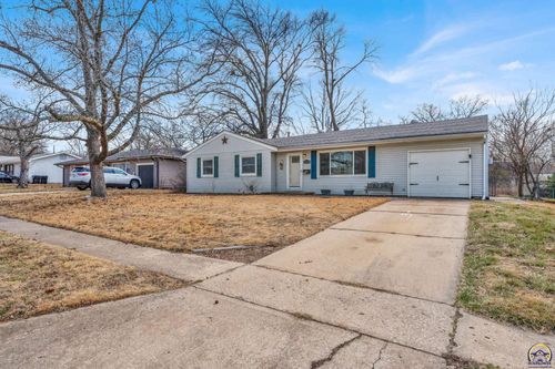1313 Sw 31st Ter, Topeka, KS, 66611-2138 | Card Image