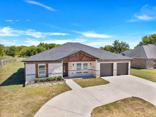 2204 Albert Broadfoot St, Bonham, TX, 75418-2323 | Card Image