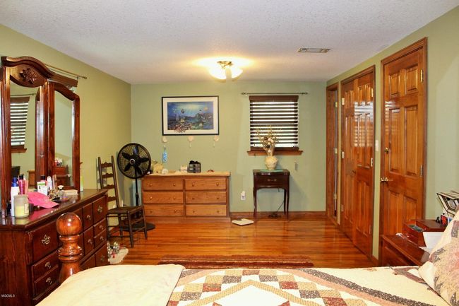 Master Bedroom | Image 19