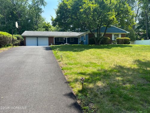 42 Livingston Ln, Manalapan, NJ, 07726-2820 | Card Image