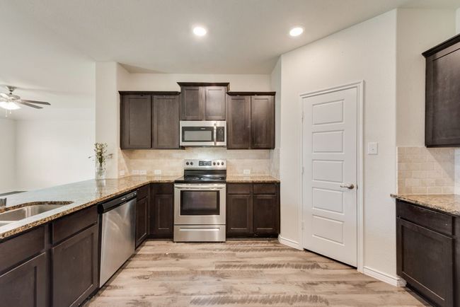 112 Lazy Berry Way, House other with 4 bedrooms, 2 bathrooms and null parking in Royse City TX | Image 4