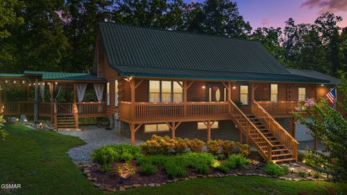 2516 Edgewater Ln, Dandridge, TN, 37725-6946 | Card Image