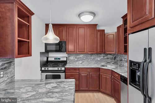 409-2401 H St Nw, WASHINGTON, DC, 20037-2577 | Card Image