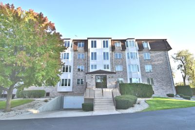 203 - 3620 186th Street, Condo with 2 bedrooms, 2 bathrooms and 1 parking in Lansing IL | Image 1