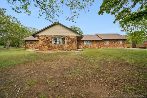 5807 Arrowhead Dr, Sand Springs, OK, 74063-6615 | Card Image