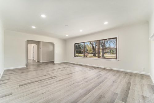 24614 Taft Rd, Novi, MI, 48375-2240 | Card Image