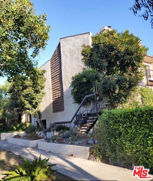 b-4128 W Hood Ave, Burbank, CA, 91505-4052 | Card Image