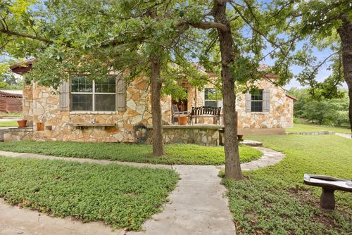 411 Kaanapali Ln, Bastrop, TX, 78602-5658 | Card Image