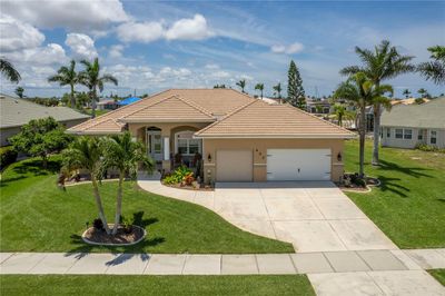 437 Madrid Boulevard, House other with 3 bedrooms, 2 bathrooms and null parking in Punta Gorda FL | Image 1