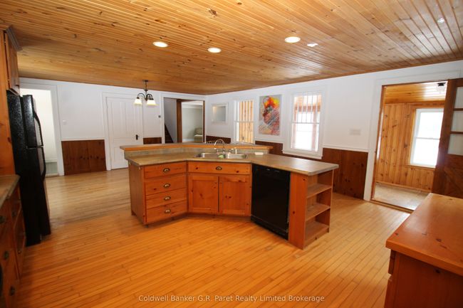 22445 Fairview Rd, House other with 3 bedrooms, 1 bathrooms and 6 parking in Thorndale ON | Image 10