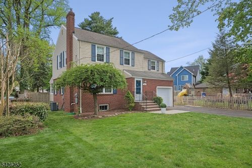 145 Bryant Ave, Springfield, NJ, 07081-1615 | Card Image