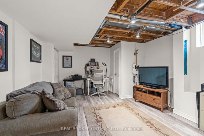 427 Vendevale Ave, House attached with 3 bedrooms, 2 bathrooms and 1 parking in Stittsville ON | Image 27