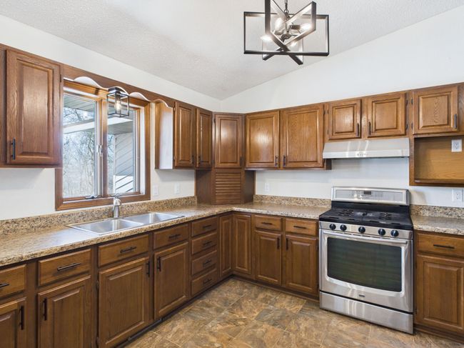 Kitchen | Image 11