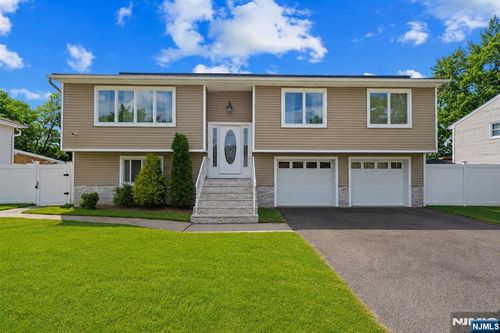 15 Robby Rd, Little Ferry, NJ, 07643-1713 | Card Image
