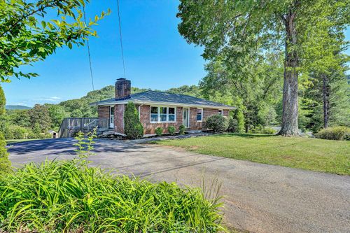 5216 Sugar Loaf Mountain Rd, Roanoke, VA, 24018-7816 | Card Image
