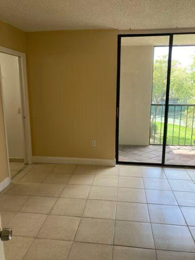 APT-322 - 8025 Sw 107 Th Ave, Condo with 2 bedrooms, 2 bathrooms and null parking in Miami FL | Image 6