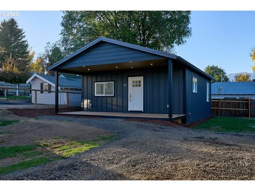 302 E Park St, Enterprise, OR, 97828-1183 | Card Image