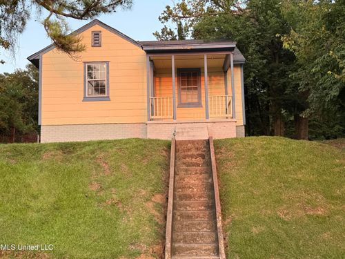 507 Bowmar Ave, Vicksburg, MS, 39180-4617 | Card Image
