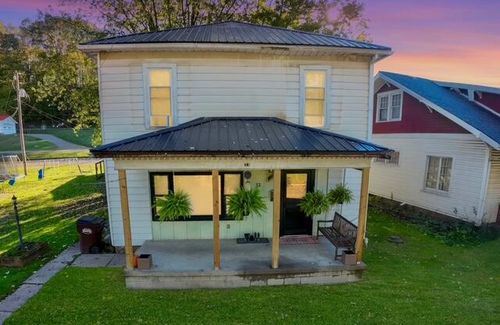 33 S High St, Glouster, OH, 45732 | Card Image