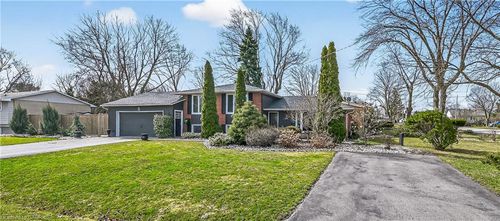 8 Bendamere Dr, Grimsby, ON, L3M2N3 | Card Image