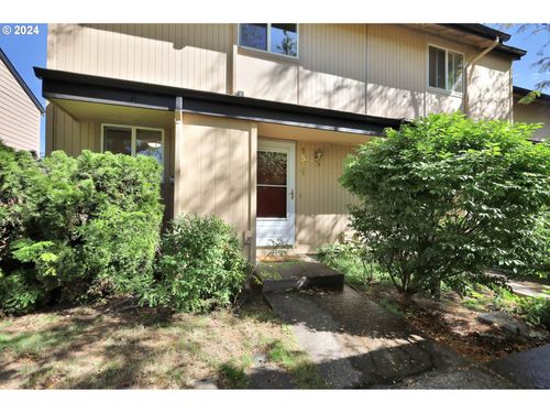 1511 Fetters Loop, Eugene, OR, 97402-3365 | Card Image