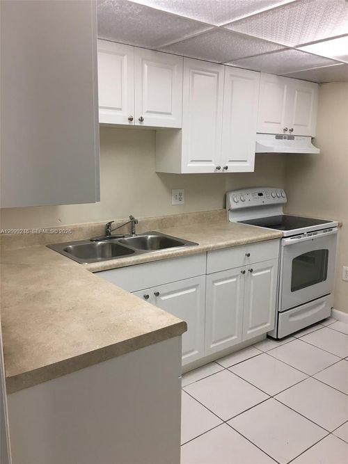 111-4170 Inverrary Dr, Lauderhill, FL, 33319-4507 | Card Image