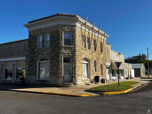 40 Public Sq, Blue Rapids, KS, 66411-1343 | Card Image